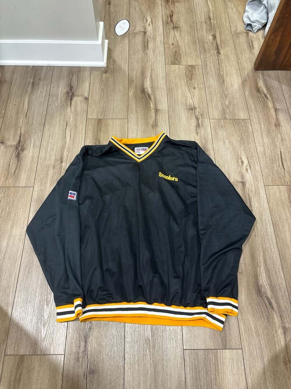 Vintage Starter NFL Pro Line Pittsburgh Steelers V-Neck Windbreaker Pullover